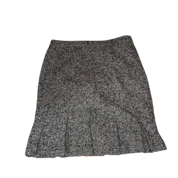 Ann Taylor Loft petite trumpet skirt size 6, 80% Wool - Picture 2 of 4